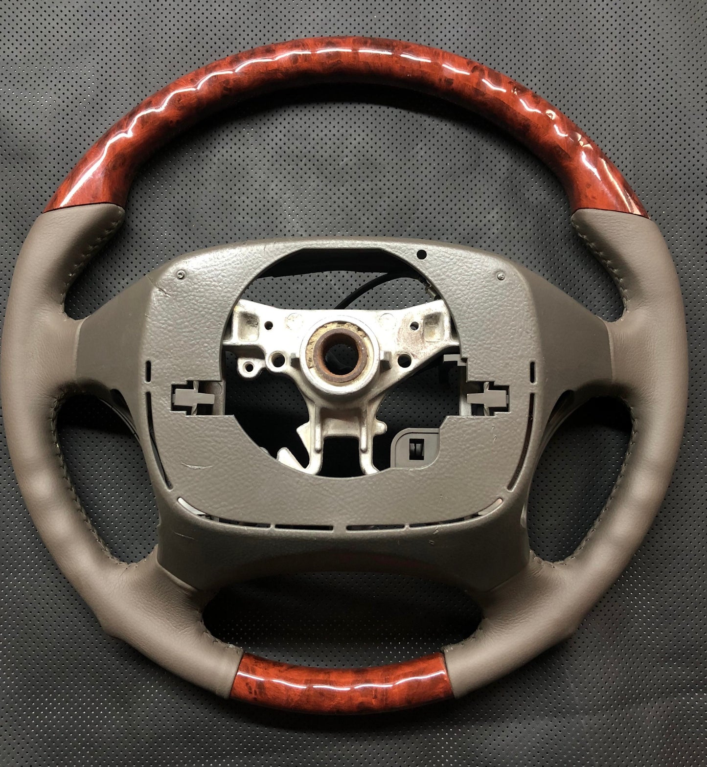 Toyota Land Cruiser 100 Series, LX470 GX470 03-09 Wooden Grain Steering Wheel