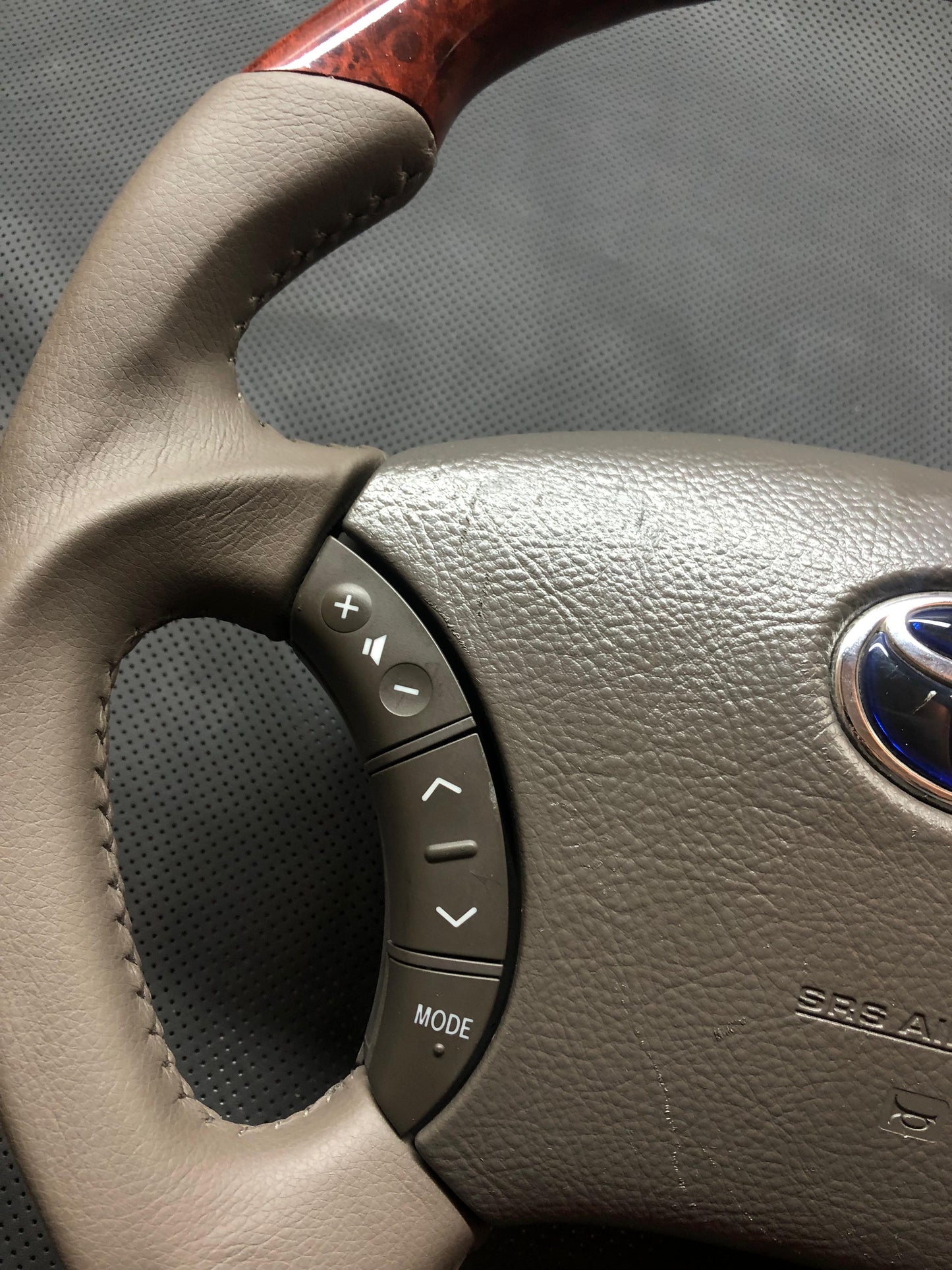 Toyota Land Cruiser 100 Series, LX470 GX470 03-09 Wooden Grain Steering Wheel