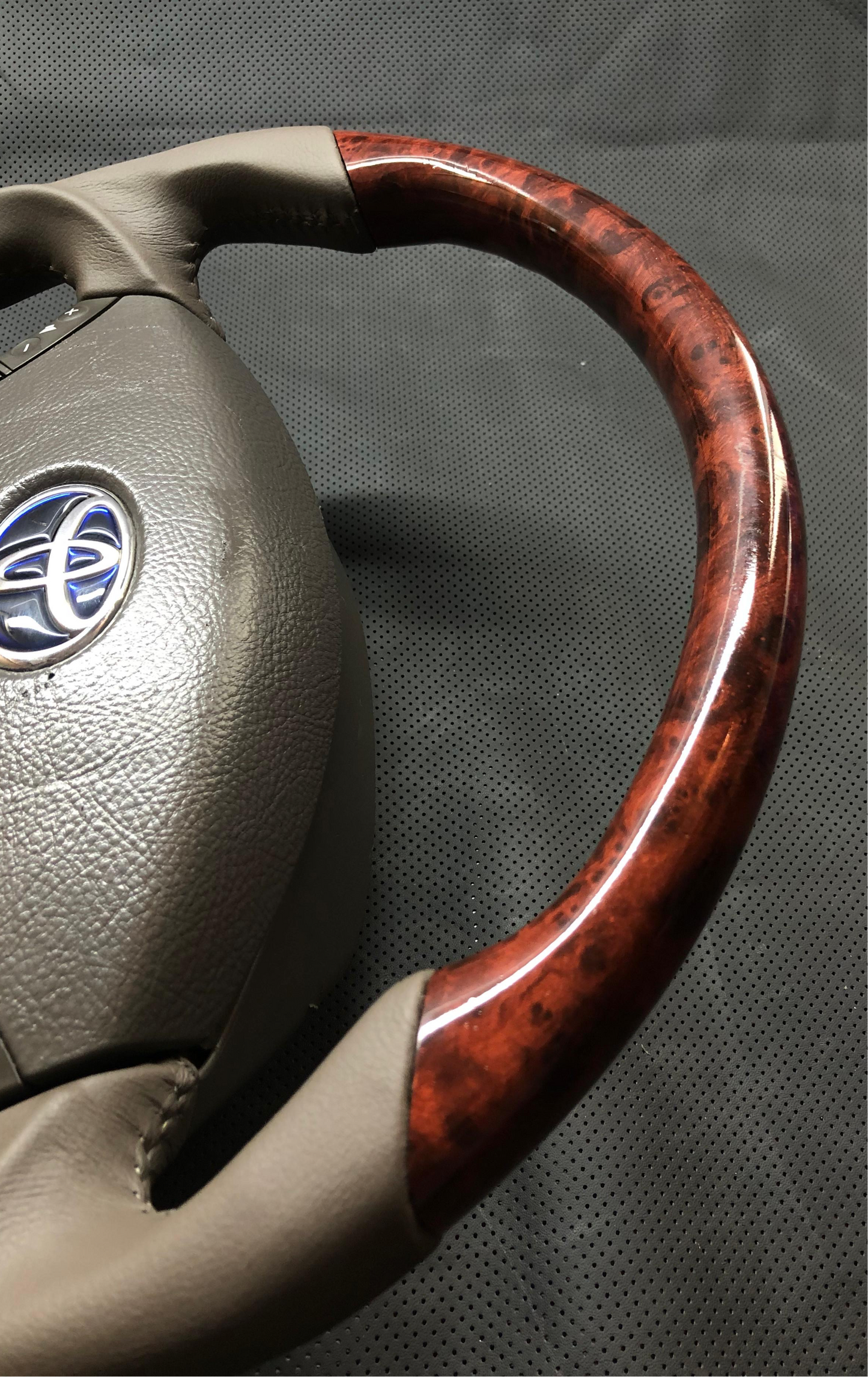 Toyota Land Cruiser 100 Series, LX470 GX470 03-09 Wooden Grain Steering Wheel