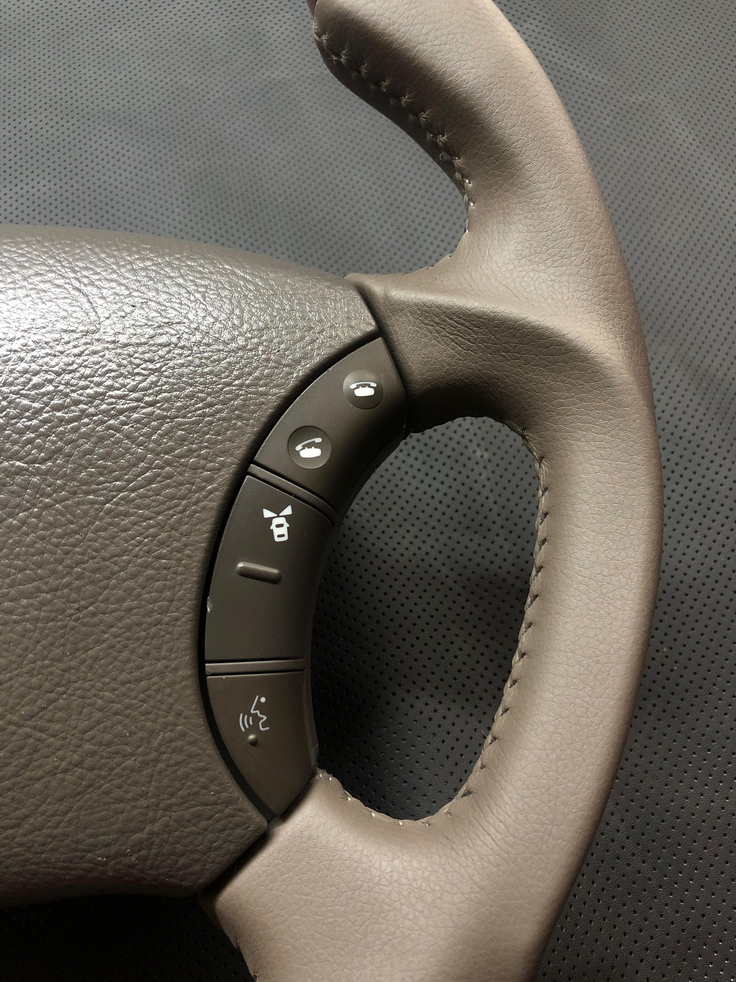 Toyota Land Cruiser 100 Series, LX470 GX470 03-09 Wooden Grain Steering Wheel