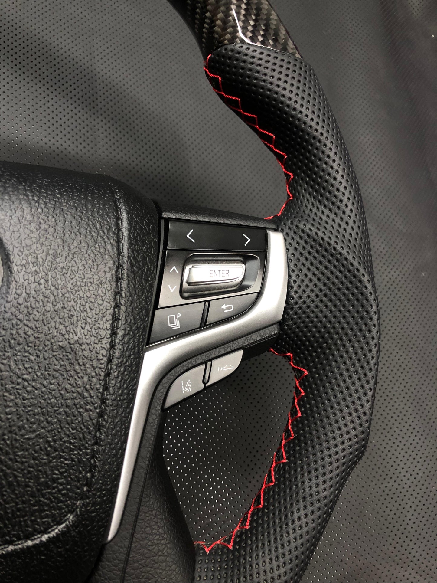 Toyota Land Cruiser 200 Series 2016-2019 Real Carbon Fiber Steering Wheel