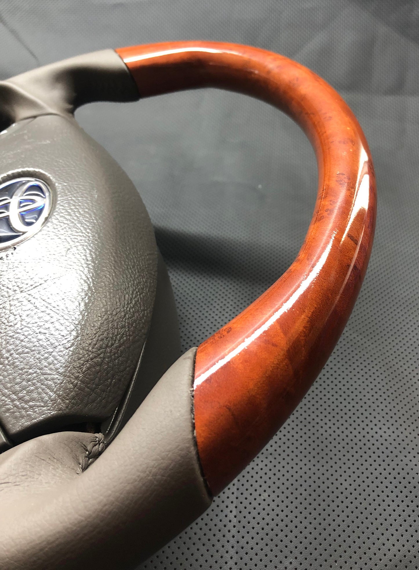 Toyota Land Cruiser 100 Series, LX470 GX470 03-09 Wooden Grain Steering Wheel
