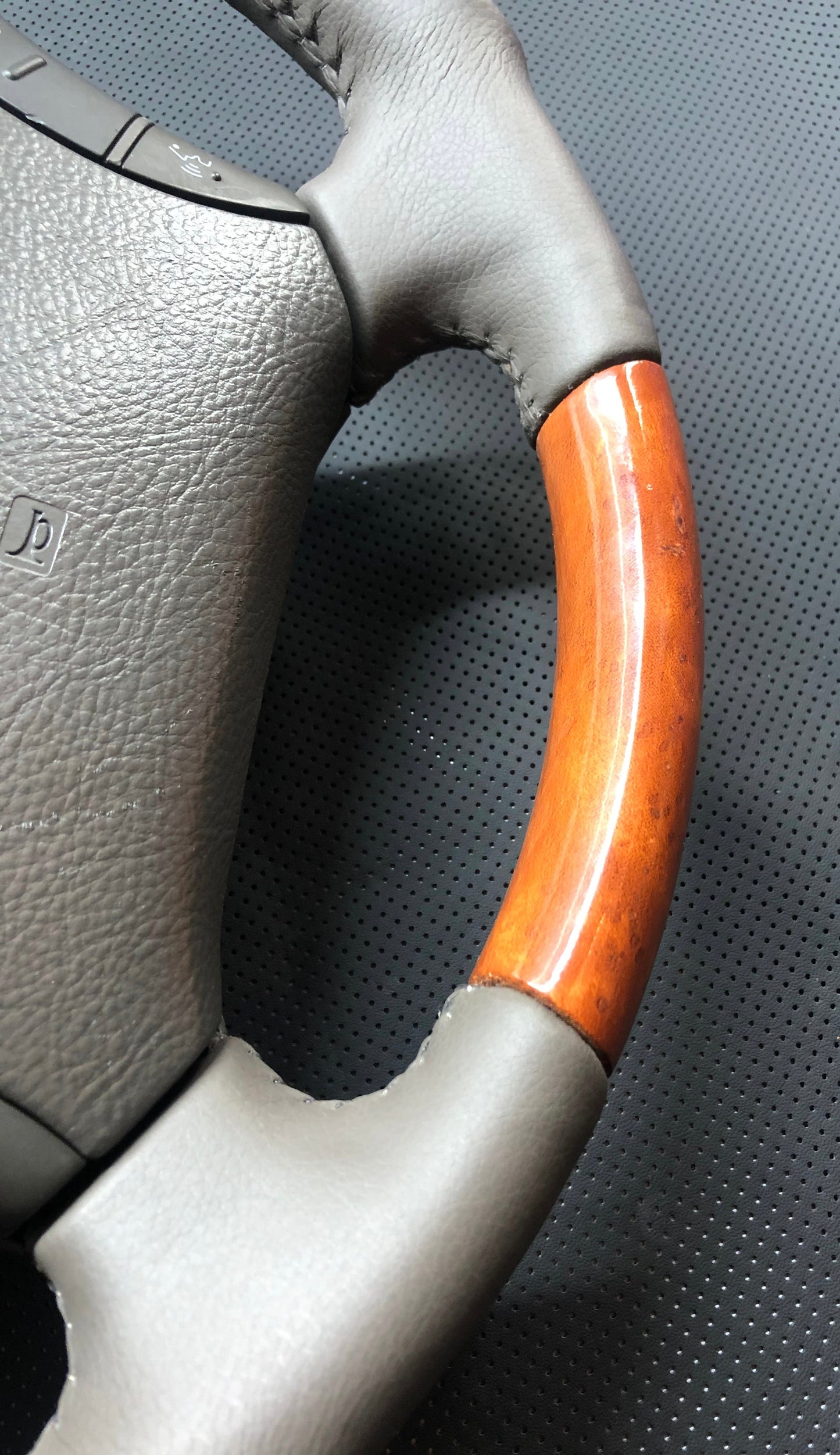 Toyota Land Cruiser 100 Series, LX470 GX470 03-09 Wooden Grain Steering Wheel
