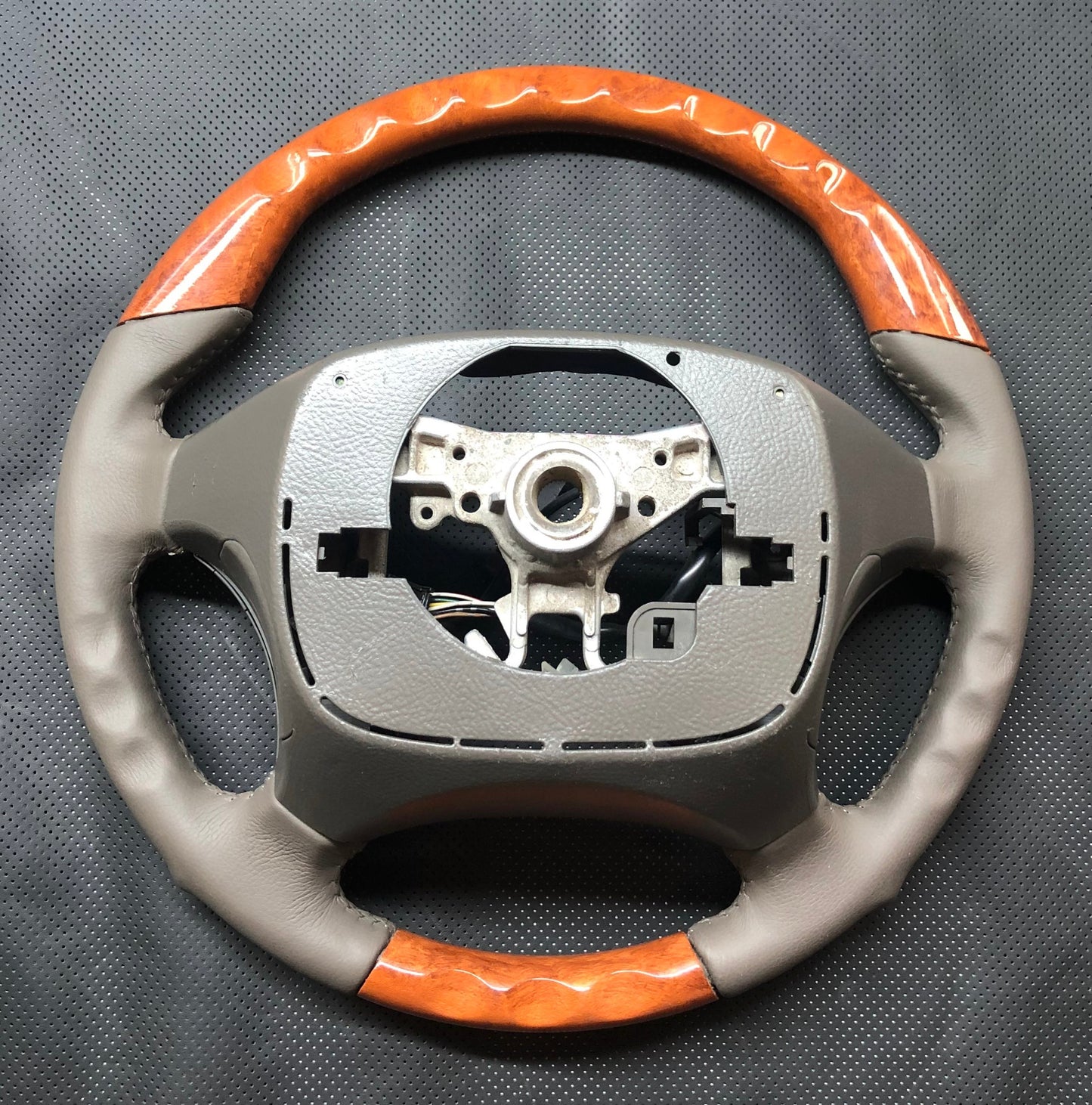Toyota Land Cruiser 100 Series, LX470 GX470 03-09 Wooden Grain Steering Wheel