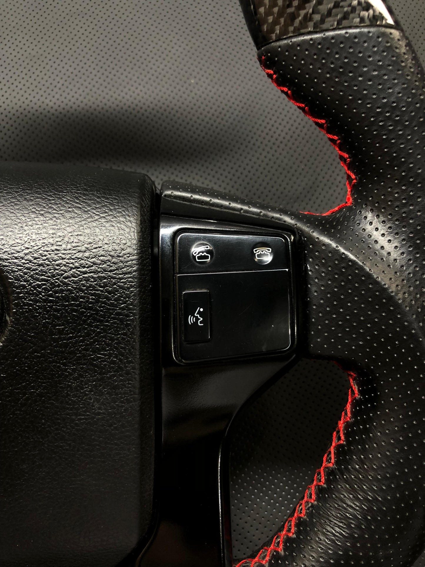 Toyota 4runner Tundra Tacoma Sequoia OEM TRD Customized Real Carbon Fiber Steering Wheel 2009-2021