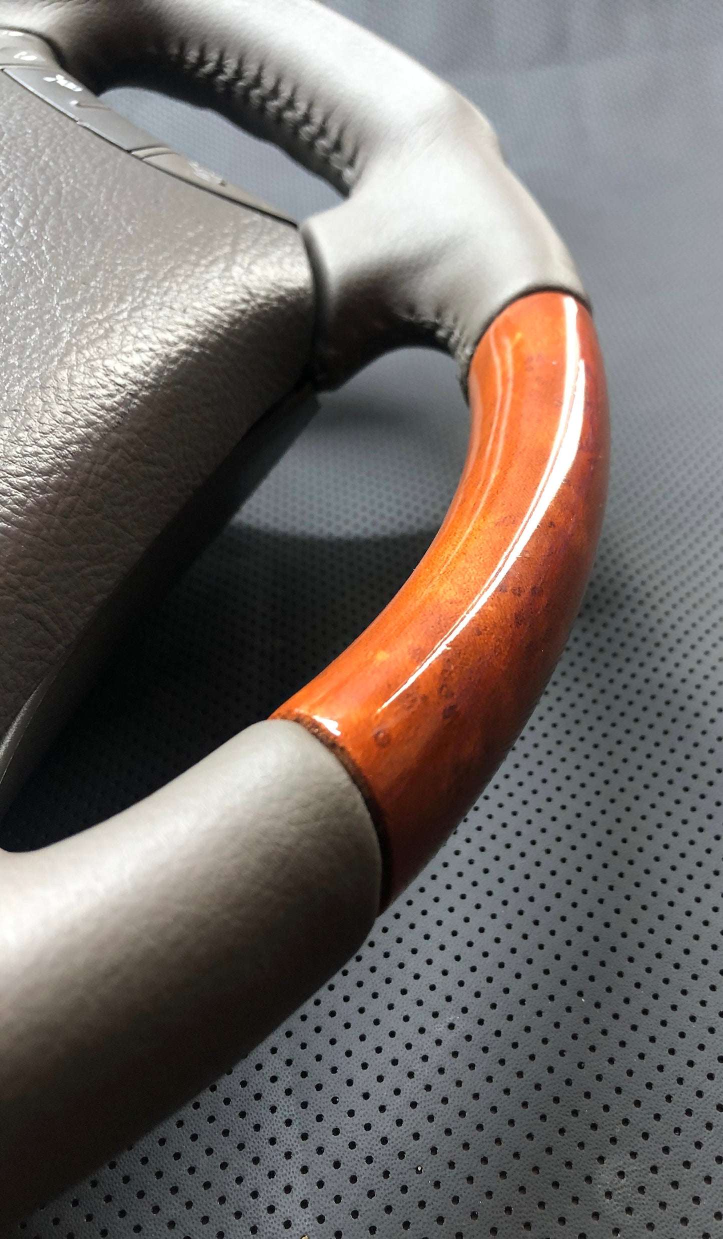 Toyota Land Cruiser 100 Series, LX470 GX470 03-09 Wooden Grain Steering Wheel