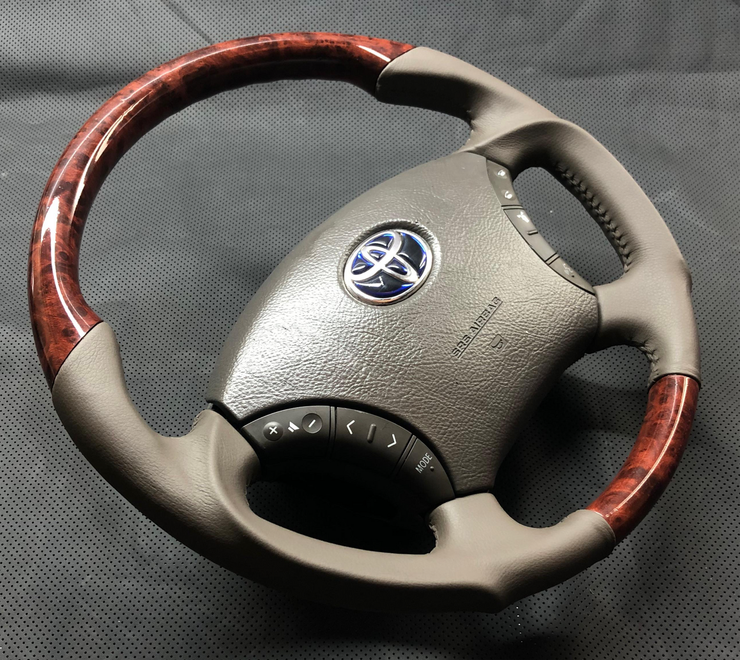 Toyota Land Cruiser 100 Series, LX470 GX470 03-09 Wooden Grain Steering Wheel