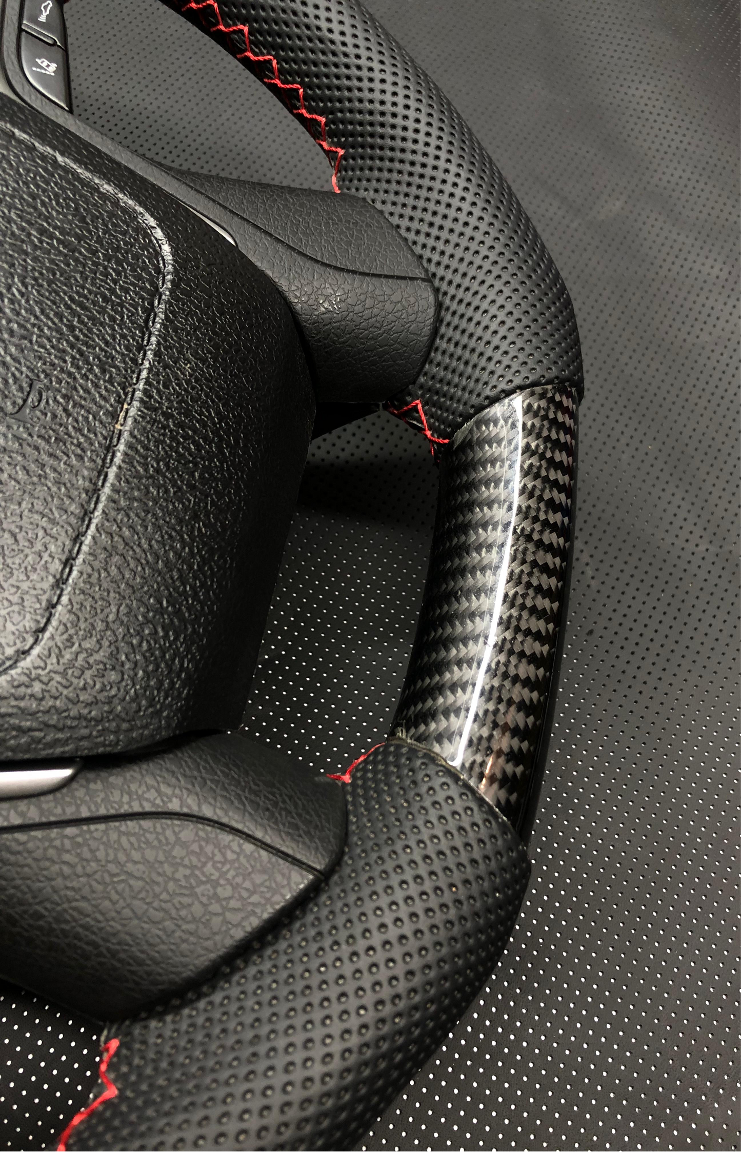 Toyota Land Cruiser 200 Series 2016-2019 Real Carbon Fiber Steering Wheel
