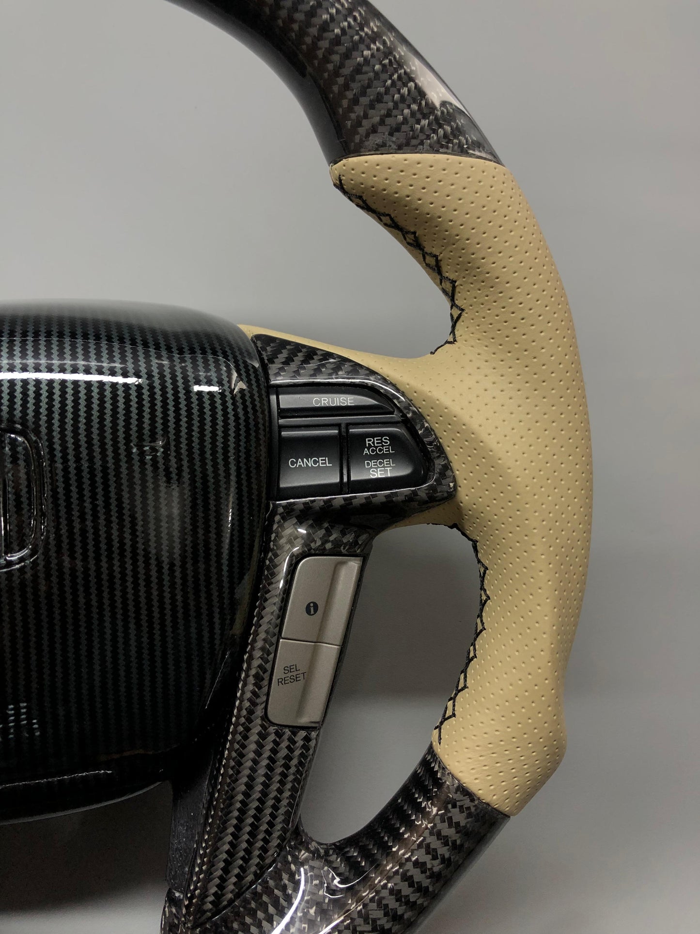 8th gen Accord 08-12 / 09-15 Pilot / 11-17 Odyssey Carbon Fiber Steering Wheel